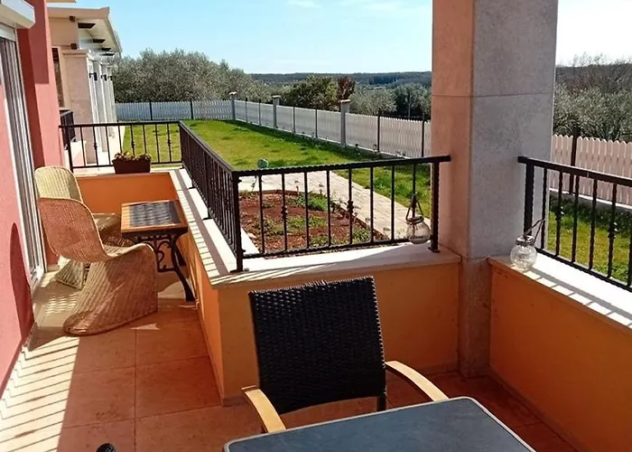 Gostinjska kuća Damian 4*